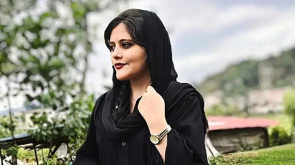 این عکس از مراسم چهلم مهسا امینی جهانی شد + عکس