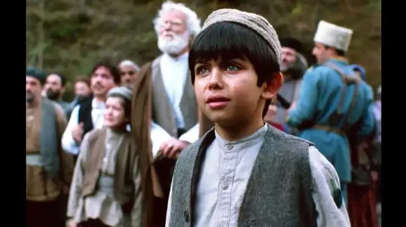 عکس مادر زیبای  ارسلان قاسمی، بازیگر سریال چشم باد/  ژن زیبایی از مادر جوانش بود !