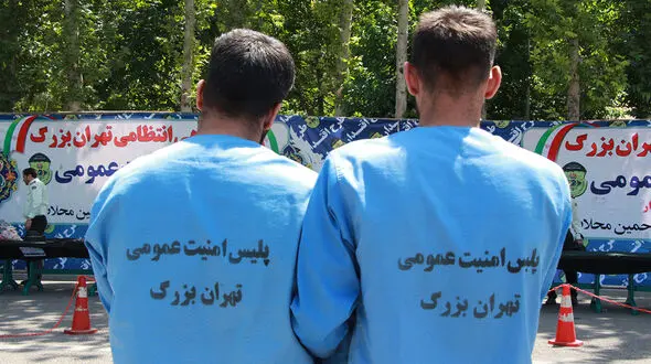 بازداشت 2 برادر که در افسریه گنده لاتی می کردند / زخمی شدن پسر 7 ساله با نارنجک دستی + فیلم و عکس
