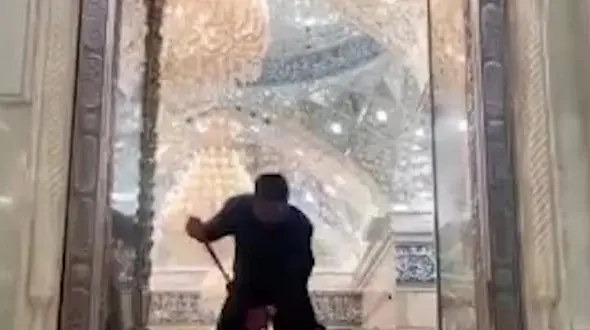 ببینید / شستشو و عطرافشانی حرم مطهر امام حسین(ع) در آستانه ماه محرم + فیلم