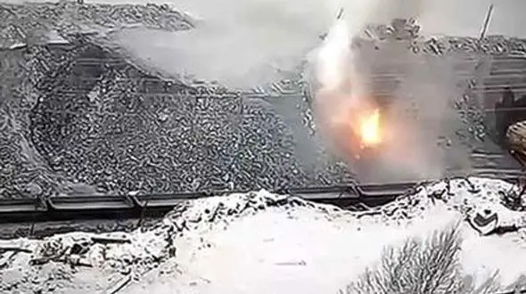 سقوط وحشتناک  کامیون راننده بدشانس + فیلم 