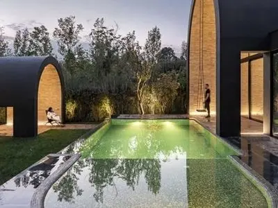 نگاهی به معماری خلاقانه و باشکوه ساختمان مسکونی نسرین در فرمانیه تهران / زیبایی در سادگی با ترکیب طبیعت و مینیمالیسم