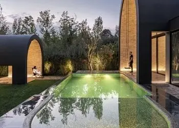 نگاهی به معماری خلاقانه و باشکوه ساختمان مسکونی نسرین در فرمانیه تهران / زیبایی در سادگی با ترکیب طبیعت و مینیمالیسم