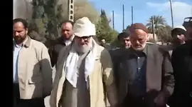 فیلم / کسی بشکن زدن رهبری شهید انقلاب رو دیده ندیده / توی یک شرایط خاص یهویی بشکن زد و گفت عجب کاری کردی دیدم بعدش بغلم کرد