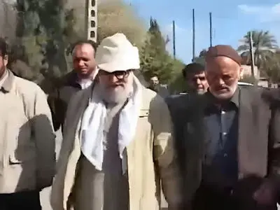 فیلم / کسی بشکن زدن رهبری شهید انقلاب رو دیده ندیده / توی یک شرایط خاص یهویی بشکن زد و گفت عجب کاری کردی دیدم بعدش بغلم کرد