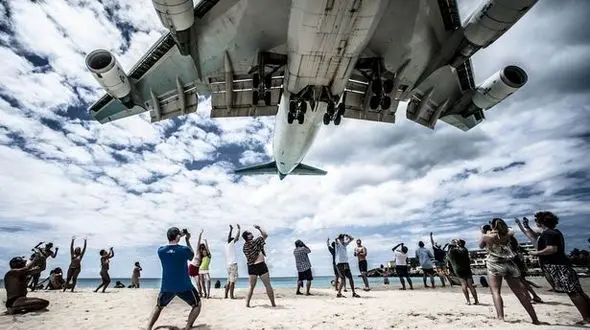 فیلم خداحافظی غم انگیز در ترسناک ترین فرودگاه جهان/ خدانگهدار 747