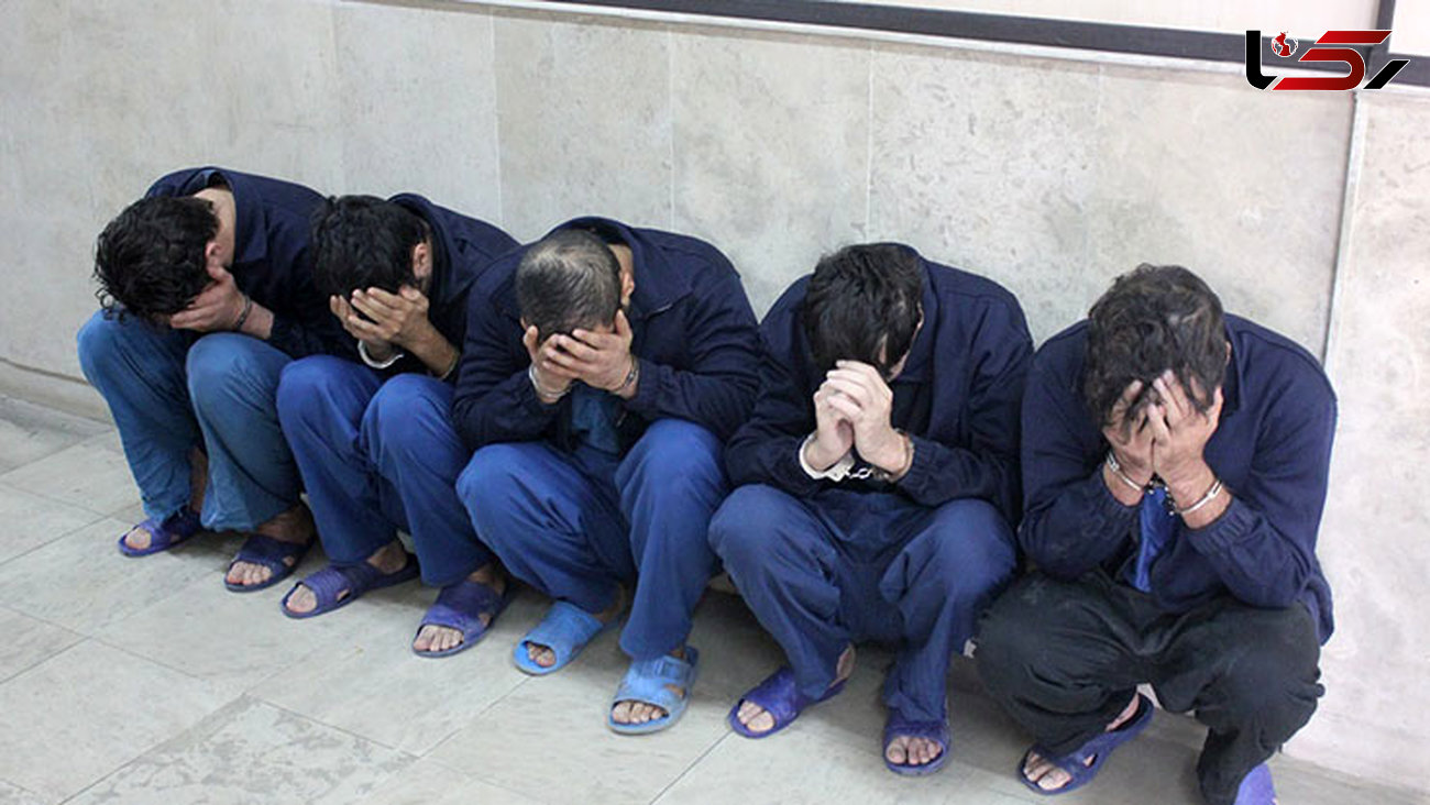 فیلم لحظه حمله 5 دزد مسلح به حجره فرش در غرب تهران + تصاویر