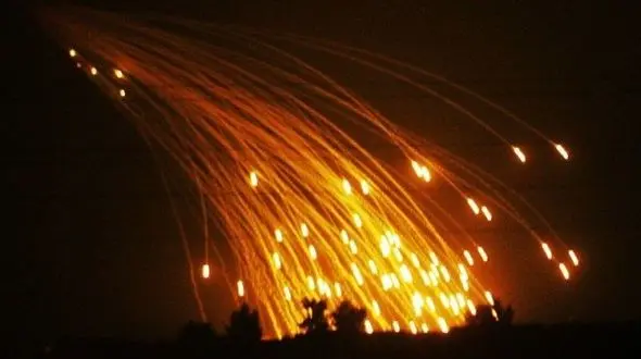 فیلم / بمب فسفری چیست ؟  / اگر قربانی خوش شانس باشد 10 ثانیه ای کشته می شود / اگر بدشانس باشد با رنج کشته می شود ! /با آب هم خاموش نمی شود