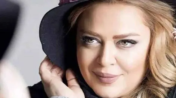 فخر فروشی بهاره رهنما با زنجیر طلای بزرگ چند میلیاردی + عکس