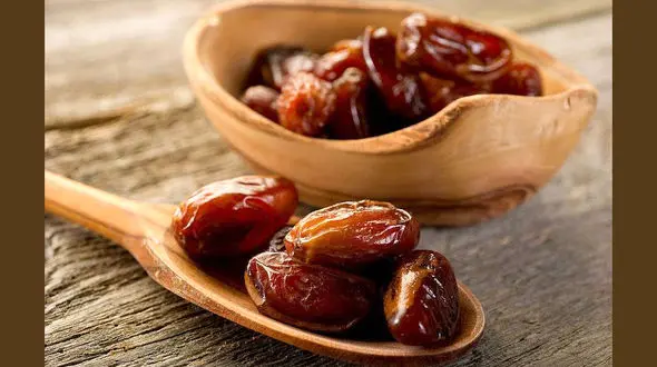 خرما درمان کم خونی و رنگ پریدگی در زنان 