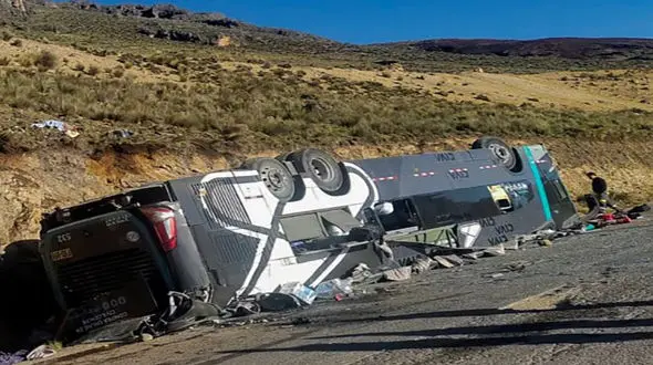 8 کشته در تصادف هولناک ون با تراکتور در پرو