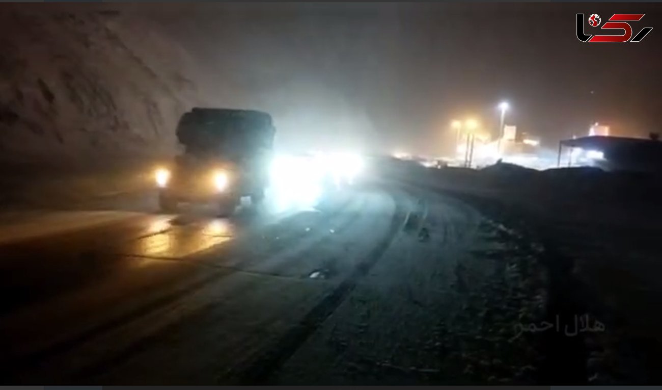 پلیس راه و هلال احمر دیشب با برف در جاده چالوس غافلگیر شدند؟ / توضیح هلال احمر + فیلم و صوت
