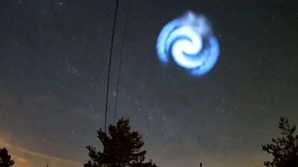 ردپای موشک محرمانه آمریکا در پدیده عجیب آسمانی + فیلم