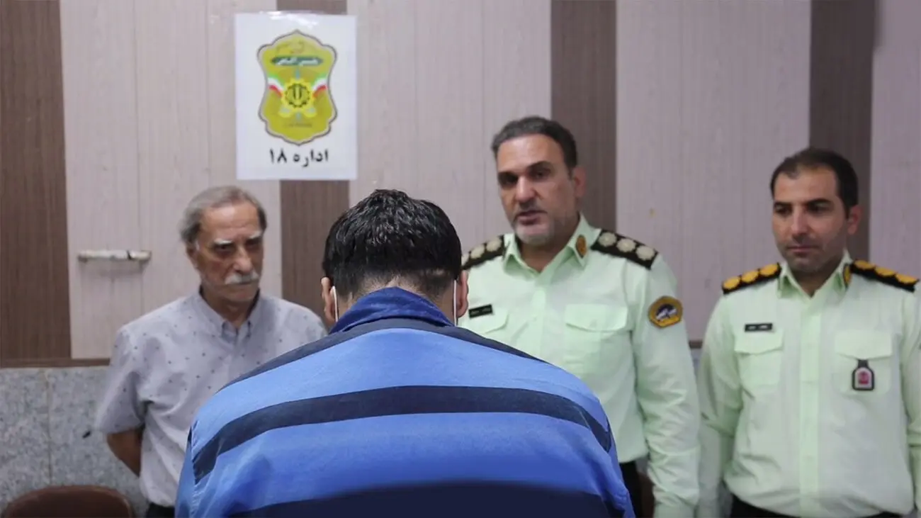 فیلم گفتگو با موبایل قاپ های سیاوش طهمورث و مواجهه حضوری آقای بازیگر با دزدان در پلیس آگاهی تهران