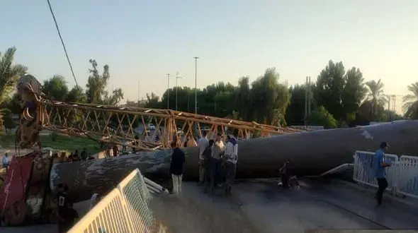 سقوط تخریب گر  بوم جرثقیل  روی پل آزادی خرمشهر