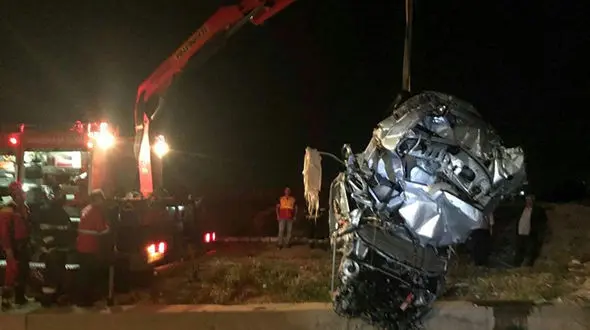 5 کشته در سقوط پرشیا به کانال آب / تلاش برای پیدا کردن جسد دختربچه + تصاویر دلخراش