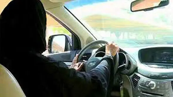 فیلم رانندگی یک زن در جاده همدان/ رکورد سرعت جنون‌آمیز 220 کیلومتر را زد!