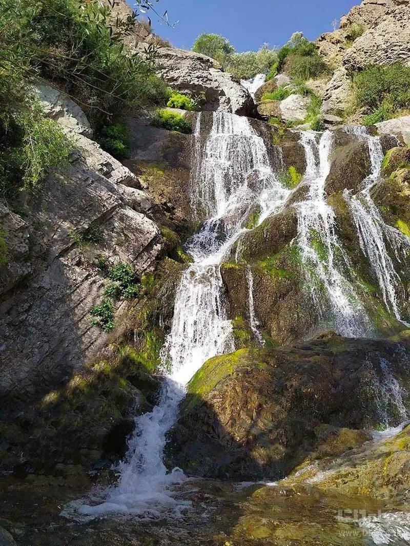 آبشار روستای طالون