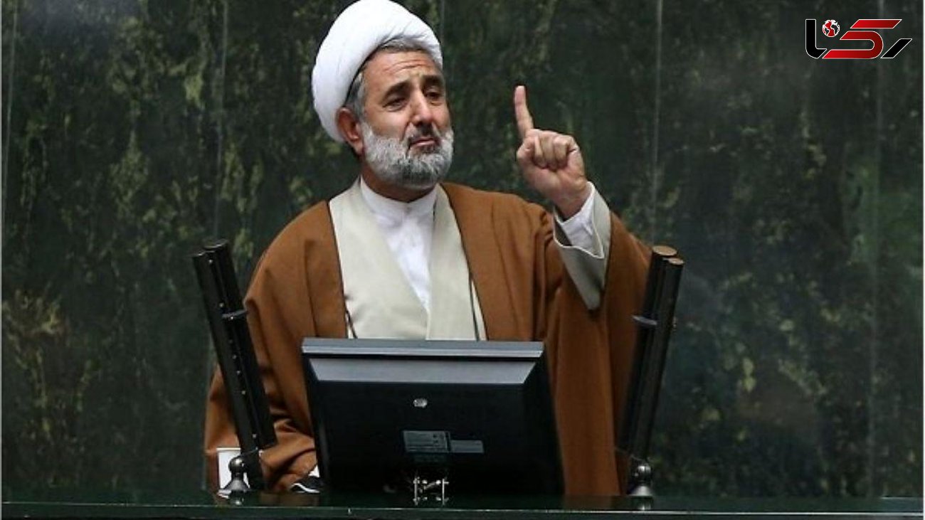 این نماینده مجلس علیه روحانی در صحن مجلس شبنامه توزیع کرد +عکس شبنامه