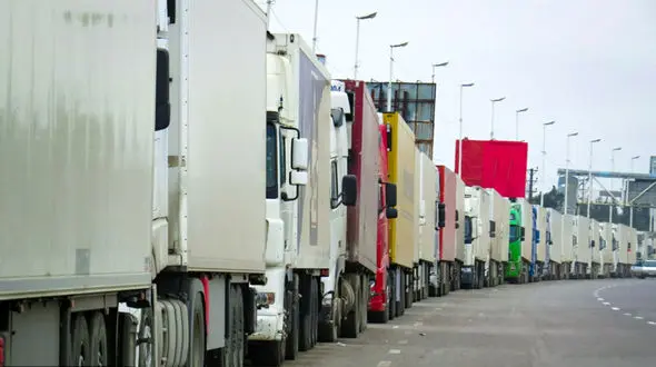 مجلس و دستگاه دیپلماسی برای حل مشکل رانندگان ایرانی گرفتار در مرز میلک پای کار آمده اند