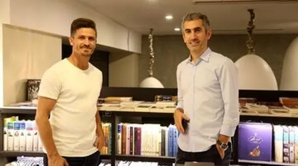 شوالیه آواز مهمان ویژه کتابفروشی مجتبی جباری + عکس