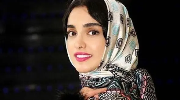 محبوب ترین ترند بستن شال به سبک الهه حصاری