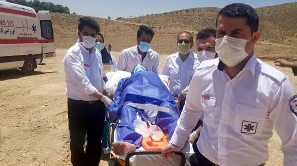 هلیکوپتر اورژانس اصفهان مادر چهارقلوها را نجات داد + عکس