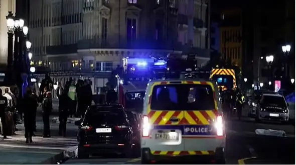 آتش‌سوزی هولناک  و انفجار ساختمانی در پاریس