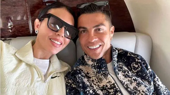 ویدیویی از خوشگذرانی جورجینا رودریگز و رونالدو با قایق تفریحی وسط دریا