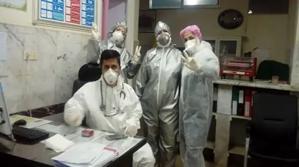 پزشک مازندرانی که در ایام کرونا فقط یک روز در سوگ مادر نشست + عکس