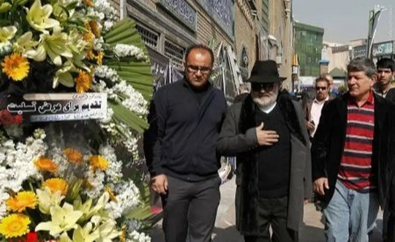 مراسم ختم پدر اکبر عبدی