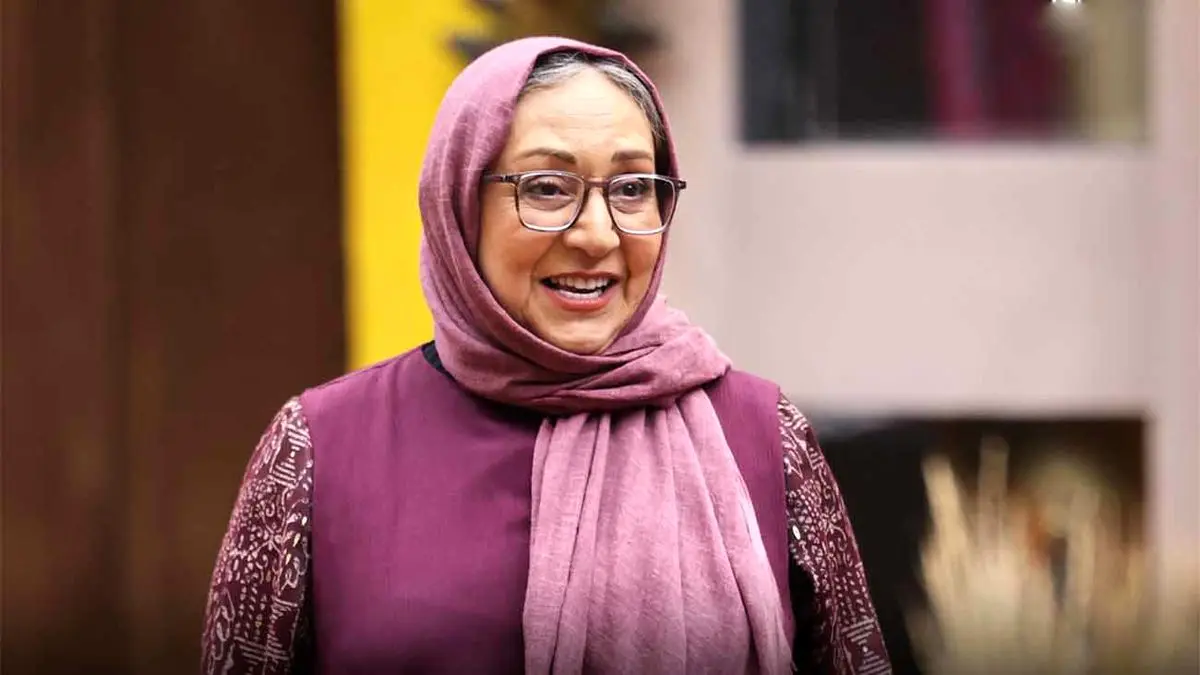 مریم سعادت: با پیر شدنم خداوکیلی هیچ مشکلی ندارم اگه مشکل داشتم موهامو رنگ می کردم/ همیشه دلم میخواست زود پیر بشم ولی یه عده می خوان تو ذوقت بزنن