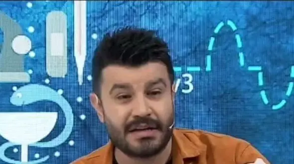 فیلم/ رونمایی مجری معروف از دختر قند عسلش روی آنتن زنده تلویزیون / کلا برنامه رو نابود کردن