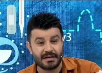 فیلم/ رونمایی مجری معروف از دختر قند عسلش روی آنتن زنده تلویزیون / کلا برنامه رو نابود کردن