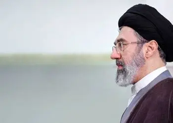 عکس ها /  نگاهی به حضور آیت الله  سیدمجتبی خامنه ای رهبری  انقلاب  در مکانی که حیرت می کنید