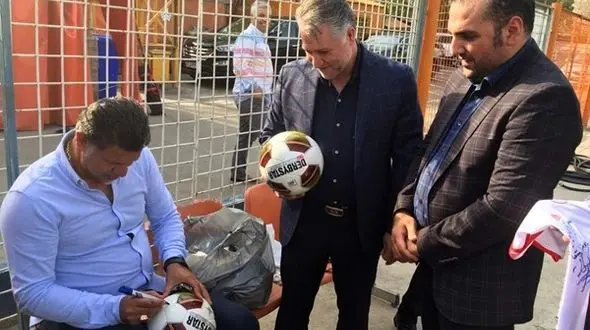 سورپرایز علی دایی به کودکان یتیم+ تصاویر
