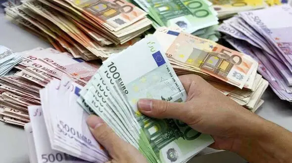 از امروز خرید ارز تا سقف 6 هزار یورو امکان پذیر است