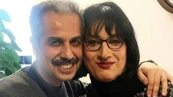 فیلم / نگاهی به بغض جواد رضویان بخاطر خواستگار داشتن دخترش : یه عمر نونشو دادم .... الان یکی میاد دسته گلمو ببره .../ حیرت رویا میرعلمی و نگار عابدی ...