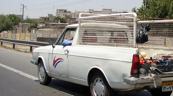 خلاقیت بی نظیر راننده کردستانی، با نوشته جالب پشت وانت اش حماسه آفرین شد/ آدم حَظ میکنه از این درک و فهم بالا