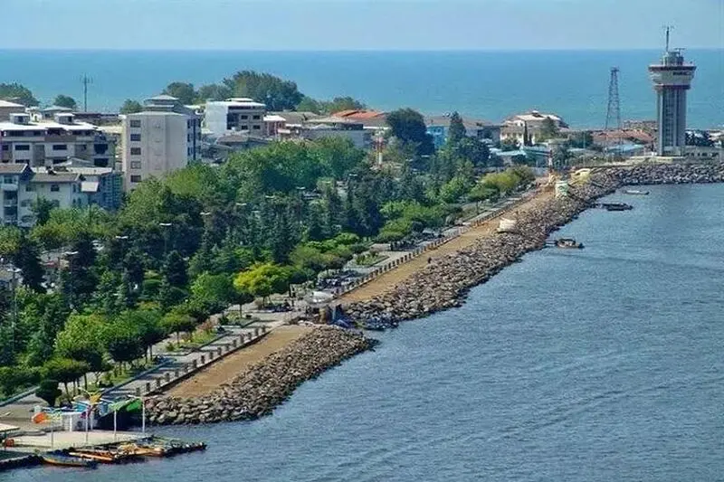 بلوار ساحلی انزلی