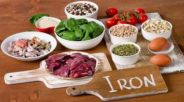 کمبود آهن در بدن چه نشانه هایی دارد؟