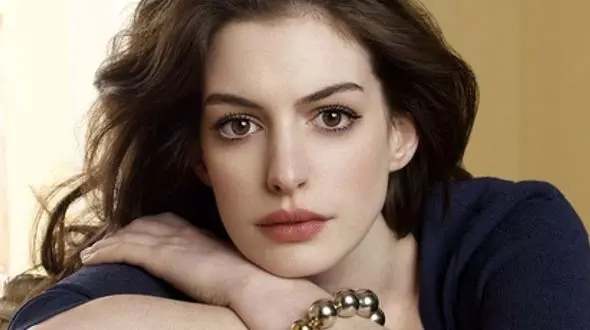 واکنش عجیب خانم بازیگر به زیبایی‌اش +عکس 