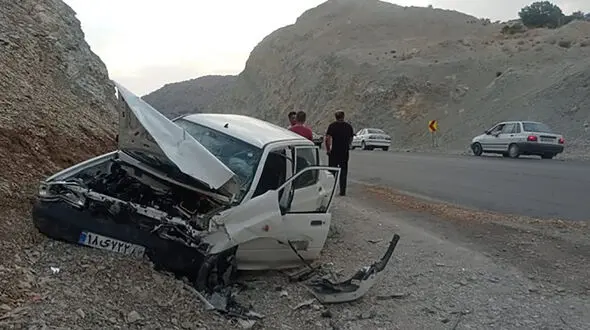 عکس پراید خرد شده در جاده / 3 نفر در آن جان باختند