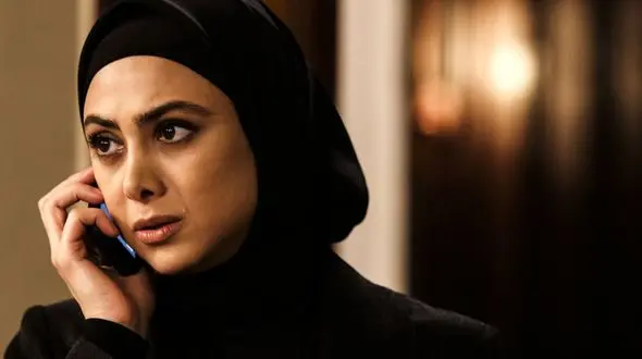 تغییر چهره عجیب اما جسورانه آزاده صمدی / میکاپ لنگه به لنگه و عکس های فوق جذاب خانم بازیگر خاص!