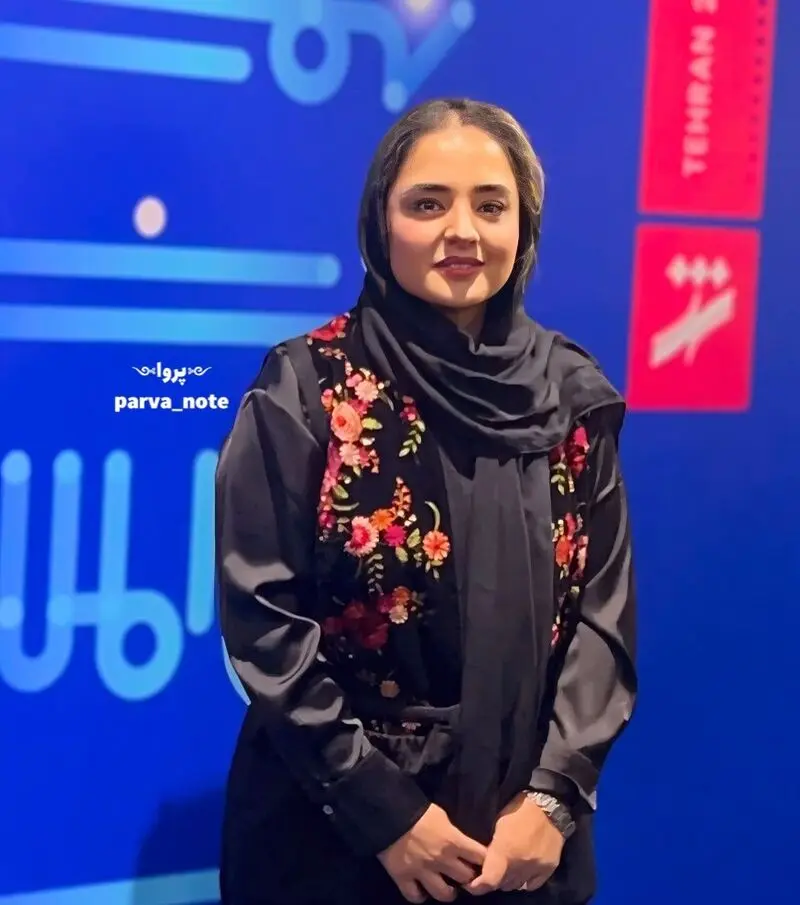 نرگس محمدی به همراه همسرش علی اوجی و فریبا نادری در جشنواره فیلم شهر