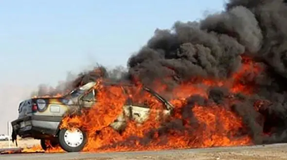 تصادف وحشتناک خودرو قاچاق سوخت با 3 موتورسوار 