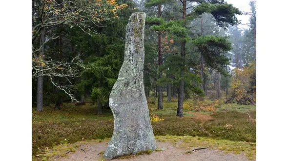 این تخته‌سنگ عجیب یک «نفرین» ۱۷۰۰ ساله است! 