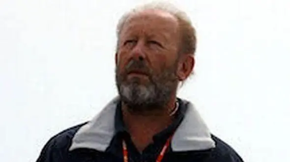 سقوط مرگبار یک اسکی باز از ارتفاعات پیست اسکی! + عکس 