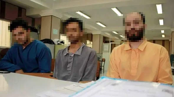 فروشنده های خودرو مراقب باشید / این 3 مرد خودرو را با صاحبش می برند! + عکس