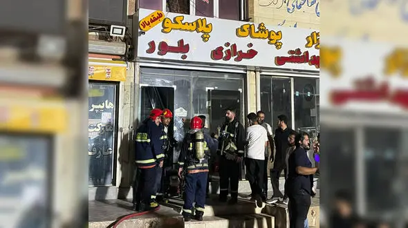 آتش سوزی هولناک در انبار پلاسکویی در کیانشهر اهواز